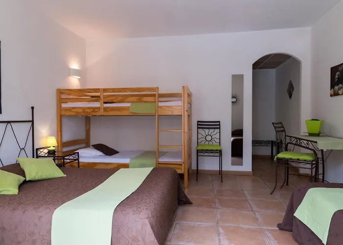 Hotel pres du College: Hotel Le Village Provencal